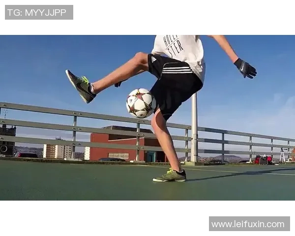 足球明星花式传球技巧展示与精彩瞬间图片合集